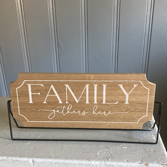 NWT Double Sided Wood & Metal Flip Sign-Welcome to Our Home/Family Gathers Here - Picture 6 of 12